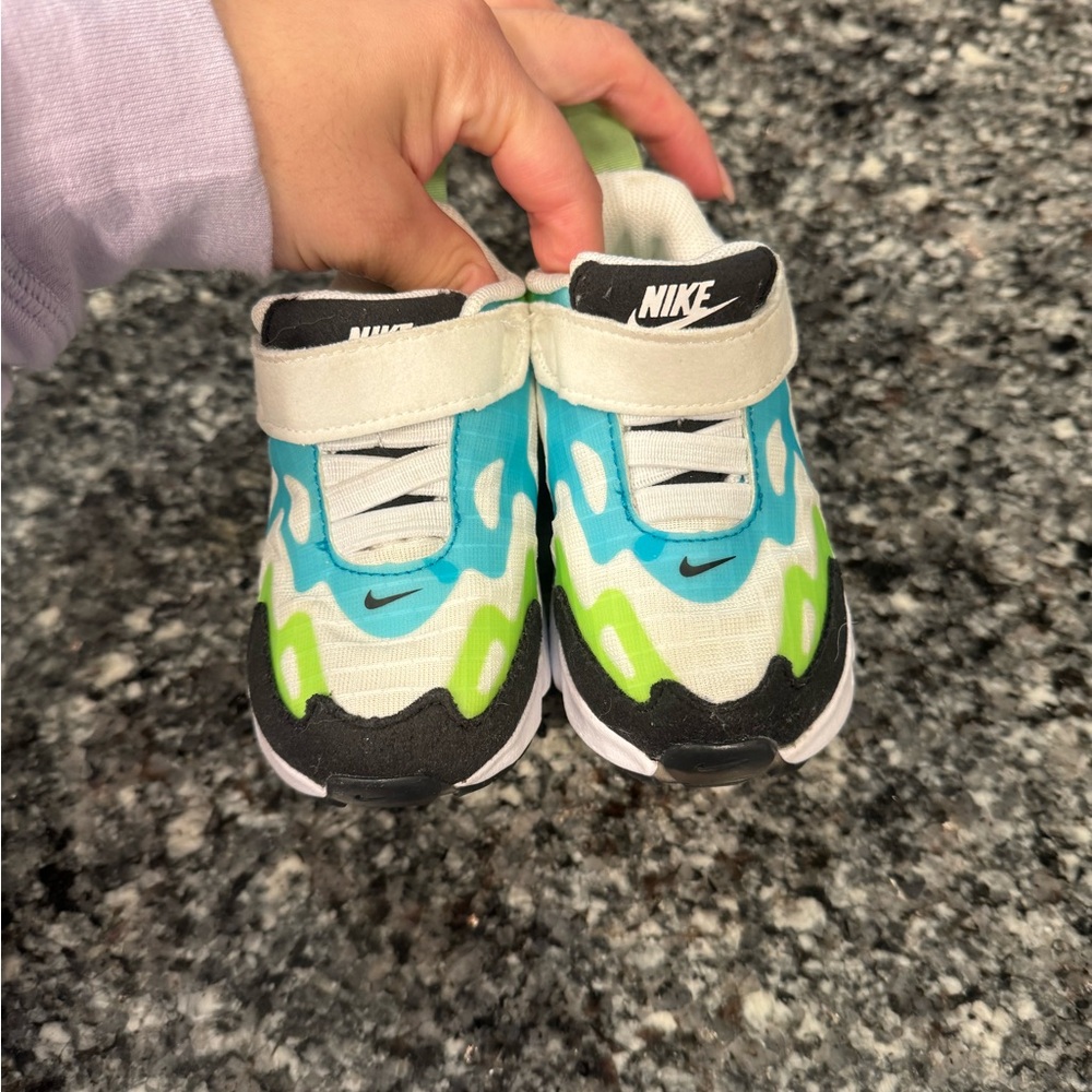 Nike | NWOT | 4C